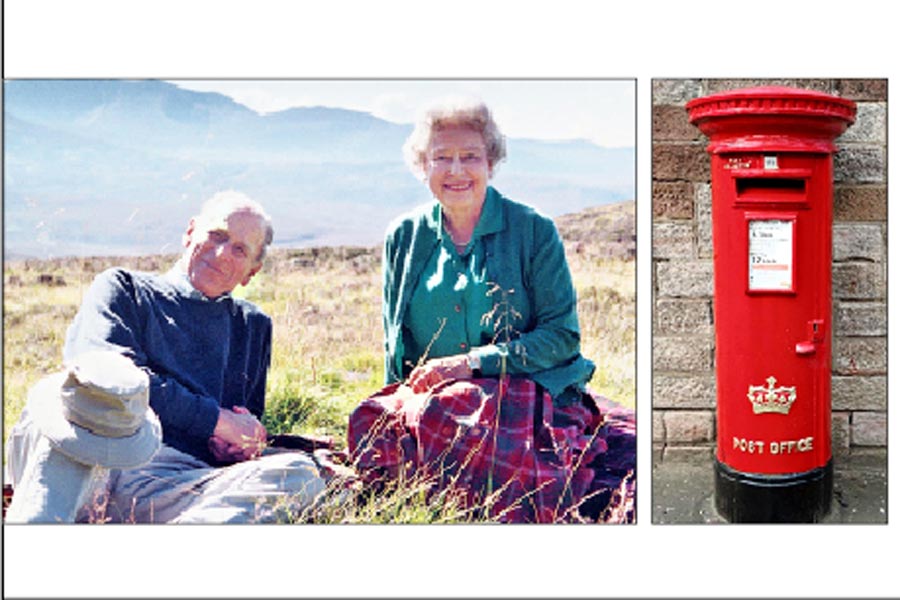 স্মৃতি: বালমোরালে রানি ও প্রিন্স ফিলিপ, রানির চিহ্ন দেওয়া ডাকবাক্স (ডান দিকে)