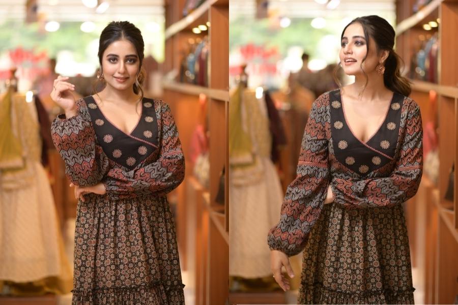 গত দু’বছর কোভিডের কারণে ঘরবন্দি পুজো কেটেছে একসঙ্গে। মুহূর্তরা আরও কাছে এনেছে, নিবিড় হয়েছে সম্পর্ক।  এ বছর কোভিডের চোখরাঙানি নেই। কিন্তু কাজের সূত্রে দূরে থাকতে হবে। এ বছর পুজো তাই মন কেমনের। 