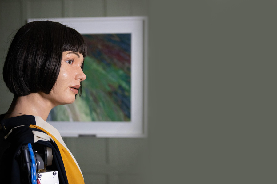 রোবট যদি মানুষের সব কাজ করে ফেলে, মানুষের চেয়েও যদি রোবট শক্তিশালী হয়ে ওঠে, তা হলে মানুষের কী গতি হবে? তার সম্ভাব্য উত্তর দিয়েছেন আদিয়ান। তিনি জানিয়েছেন, সম্ভবত আগামী দিনে মানুষ অন্য গ্রহে গিয়ে থাকতে শুরু করবে। পৃথিবী ছেড়ে চলে যাবেন অনেকেই। 