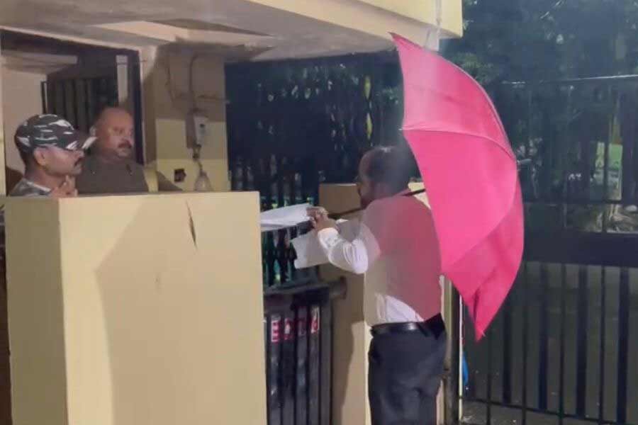 রবি মধ্যরাতের পর সোম দুপুর, কয়লা পাচার-কাণ্ডে আবারও অভিষেক-শ্যালিকা মেনকাকে তলব ইডি-র