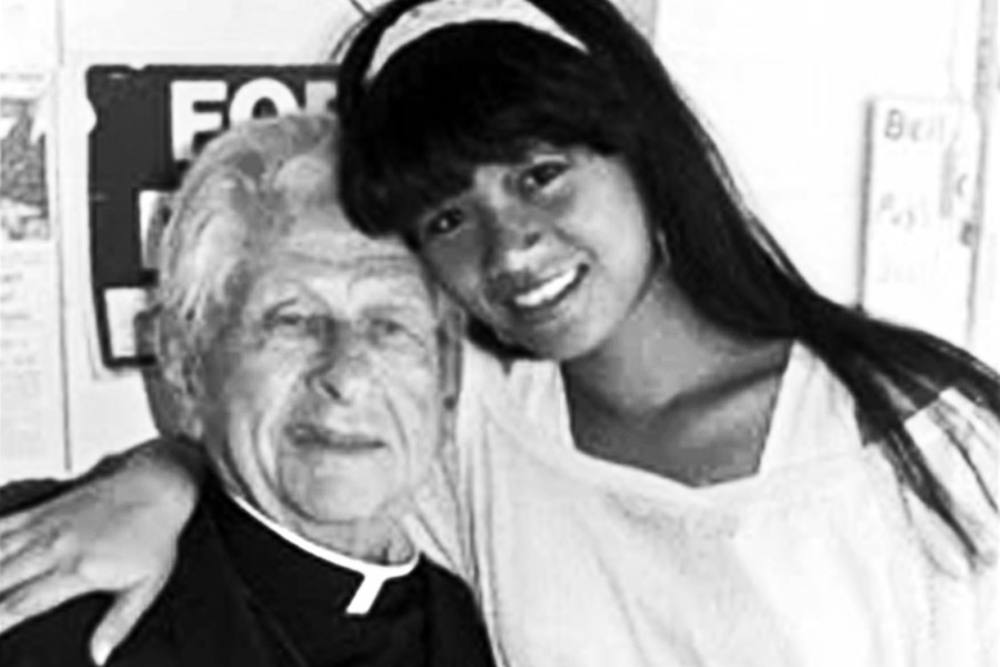 গ্লিন ছিলেন ক্যালিফোর্নিয়ার বাসিন্দা। তিনি ব্লাইদ এলাকার একটি গির্জার পাদ্রি ছিলেন।