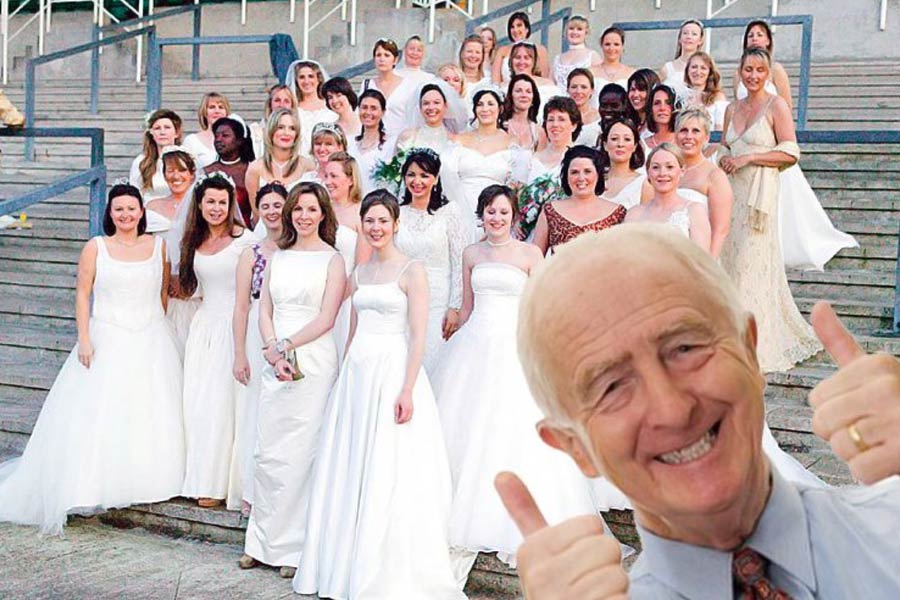 কিন্তু পেশাগত কারণে নয়, তিনি নজির গড়েছিলেন অন্য কারণে। বার বার বিয়ে করেছেন, আবার বিবাহবিচ্ছেদও হয়েছে বার বার।