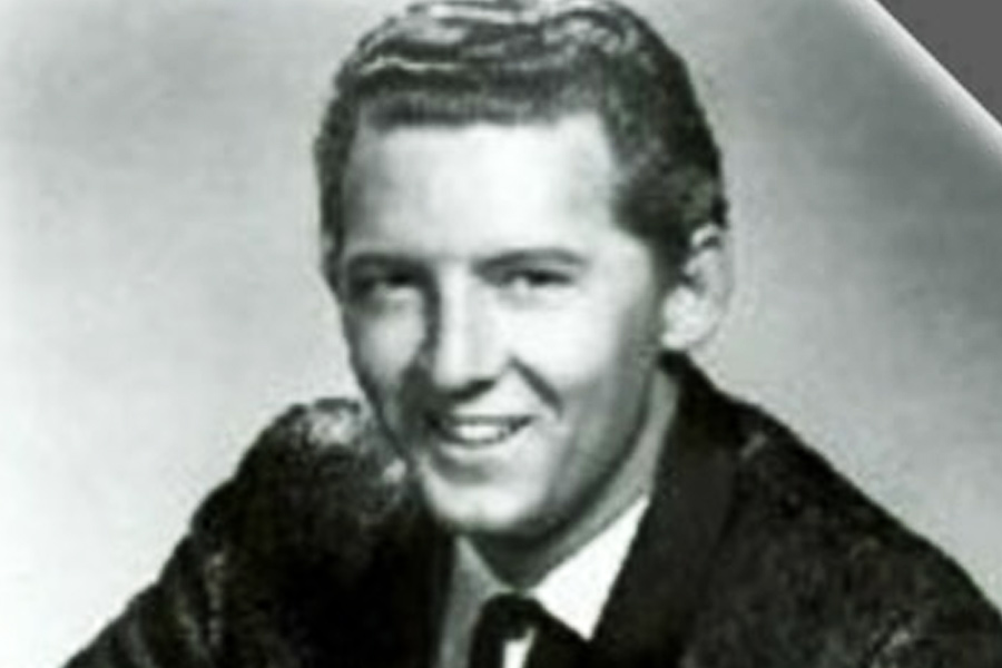 নয়নয় করে মোট ৩১টি বিয়ে করেছিলেন গ্লিন। ৩১ জন মহিলার মধ্যে তিন জন এমনও ছিলেন যাঁদের তিনি আগেও বিয়ে করে ডিভোর্স দিয়েছিলেন।