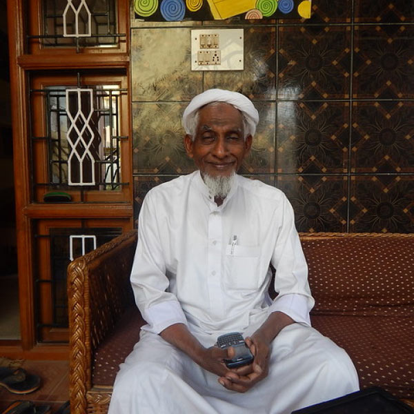 এখন তিনি কেরলের কোজিকোড় জেলার ওলাভান্না শহরে খুব সাধারণ ভাবে জীবন কাটান। খাবার রান্না করা থেকে শুরু করে মাছ ধরা সবকিছুই একা হাতে সামলান মানিকফন।