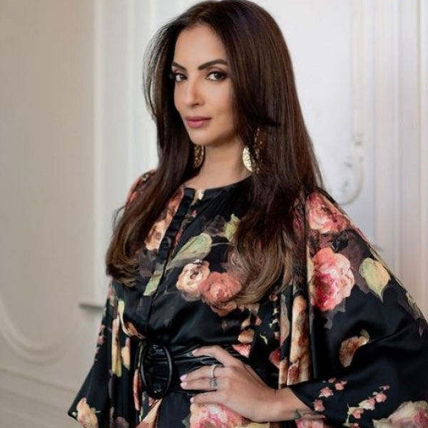 ২০১২ সালে সোহেল খানের স্ত্রী সীমা খান একটি স্পা উদ্বোধনের অনুষ্ঠানের পার্টি দেন। খান পরিবারের ঘনিষ্ঠ হওয়ায় সেই অনুষ্ঠানে উপস্থিত ছিলেন ক্যাটরিনা।