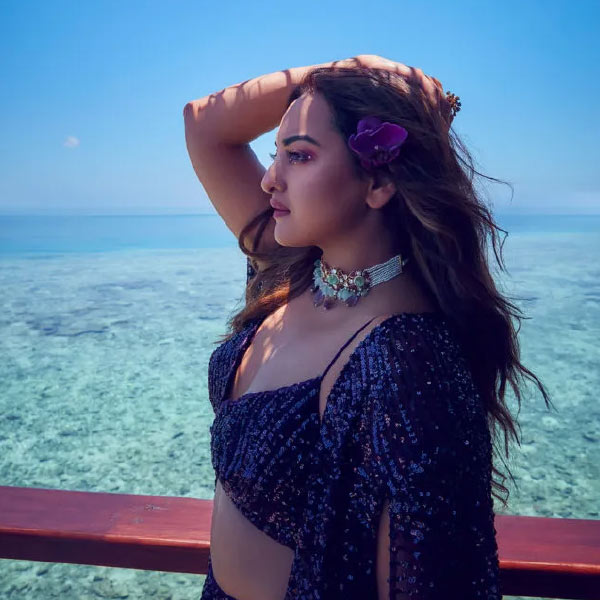 এক সাক্ষাৎকারে সোনাক্ষী জানান, বলিউডের সর্বশ্রেষ্ঠ অভিনেত্রীদের মধ্যে ক্যাটরিনা অন্যতম। তাঁর সঙ্গে ক্যাটরিনার সম্পর্ক ভালই। ক্যাটরিনা এই ইন্ডাস্ট্রির অংশ বলে তিনি যথেষ্ট গর্ববোধও করেন।