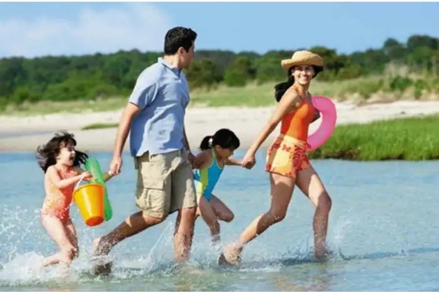 চার দেওয়ালের মধ্যে শিশুকে আটকে রাখবেন না।