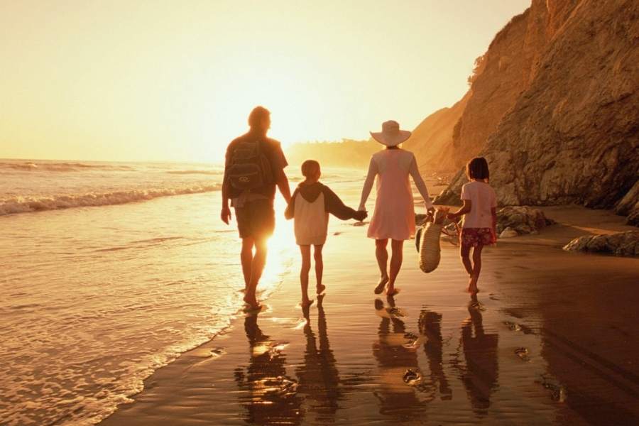  কর্মক্ষমতা: দীর্ঘ পথচলা বা হাইকিংয়ের মতো পরিশ্রমসাপেক্ষ পরিকল্পনা থাকলে সন্তানকে তার আগে টানা বিশ্রাম নিতে দিন। অন্য দিকে লম্বা যাত্রাপথের মতো একঘেয়ে কাজের আগে তাকে ব্যস্ত রাখুন নানা শারীরিক ভাবে শ্রান্তিকর কাজে, যাতে ঘ্যানঘ্যান করার বদলে সে ঘুমিয়ে পড়ে।