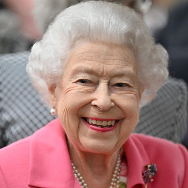 অস্ট্রেলিয়ার প্রধানমন্ত্রী অ্যান্টনি অ্যালবানিজ শুক্রবার বলেন, ‘‘অস্ট্রেলিয়ায় রানির প্রথম সফর বিখ্যাত ছিল। প্রথম সফরের পর আরও ১৫ বার অস্ট্রেলিয়ার বিভিন্ন জায়গায় সফর করেছেন তিনি। তিনিই একমাত্র শাসক যিনি এত বার অস্ট্রেলিয়া সফর করেছেন। আর এর থেকেই এটা স্পষ্ট যে অস্ট্রেলিয়ার জন্য তাঁর হৃদয়ে বিশেষ জায়গা ছিল।’’