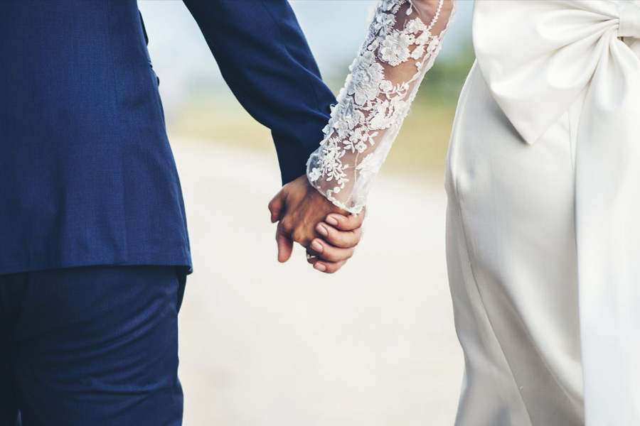 অনেকের মতে, শুধু মাত্র খবরে আসার জন্য গ্লিন ও লিন্ডা বিয়ে করেছিলেন। বিয়ে করার এক সপ্তাহ পরেই লিন্ডা ইন্ডিয়ানায় ফিরে যান। গ্লিন থেকে যান ক্যালিফোর্নিয়ায়।