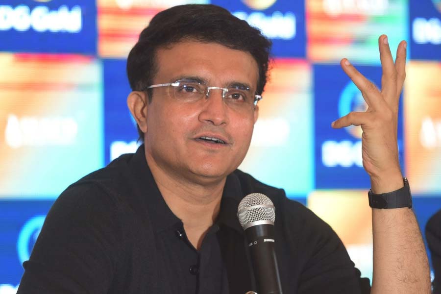 শুধু ব্যক্তিগত জীবনে একাধিক সম্পর্ক নিয়ে খবরের শিরোনামে আসাই নয়, গুঞ্জন ছড়িয়েছিল রজনীকান্ত কন্যা সৌরভ গঙ্গোপাধ্যায়ের বায়োপিক পরিচালনা করতে পারেন। কিন্তু শেষ পর্যন্ত তা হয়নি।