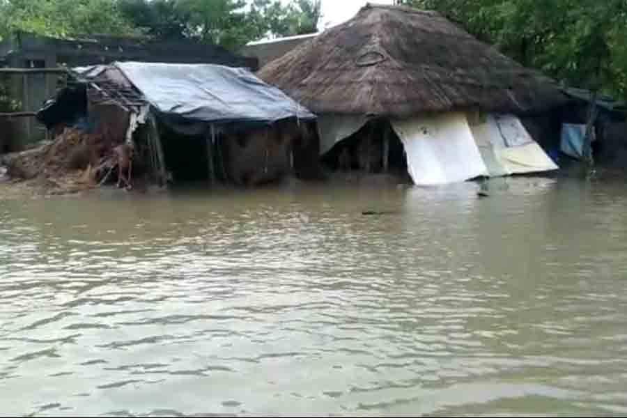 জলমগ্ন কুলতলির গরানকাঠি এলাকা।