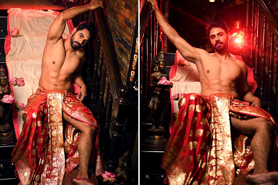 শাড়ি মানেই সুতোর সুক্ষ্ম কাজ। যে কাজে লেগে তাঁতিদের ভালবাসার ছোঁয়া। আসলে প্রতিটি শাড়ির নেপথ্যে লুকিয়ে রঙিন গল্প। বেনারসিতে তো বটেই।