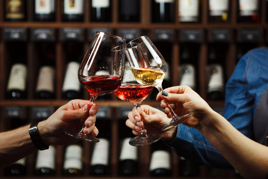 অনেকেই মদ্যপান করেন। বড় বড় বার বা রেস্তরাঁয় যখন গ্রাহকদের মদ পরিবেশন করা হয়, গ্লাসের আকারের বিষয়টি খুব কম জনই খেয়াল করেন। 