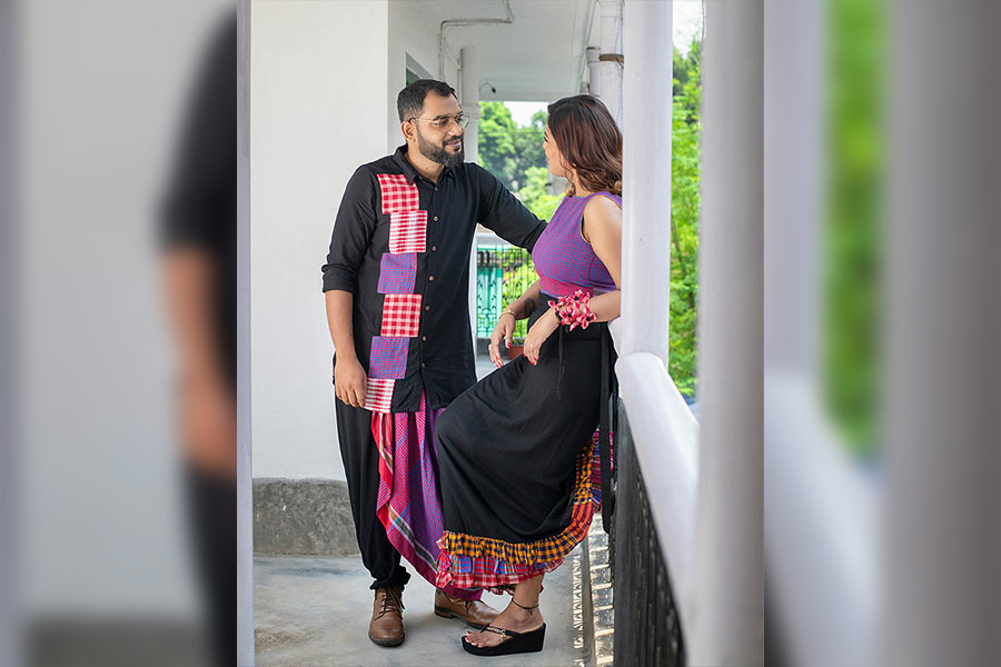 তাই বলে পুজোর সময় কলকাতা ছেড়ে পঞ্জাবে? বেশ অবাক করা ব্যাপার। রহস্যের জট খুললো নীলাঞ্জন নিজেই।