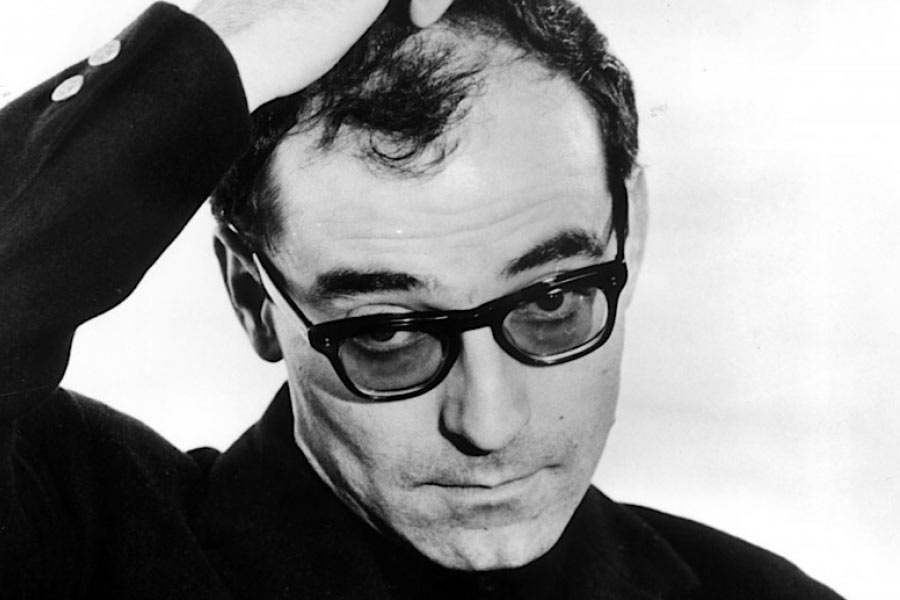 ৯১ বছর বয়সে চলে গেলেন গোদার। দেখে গেলেন চলচ্চিত্র নামক শিল্পমাধ্যমটির বিপুল সব বাঁকবদল। শেষ জীবনেও ভাঙনের জয়গান গেয়েছেন এই চিরতরুণ। মুঠোফোনে তোলা সিনেমাও যে নতুন চিত্রভাষা তৈরি করতে পারে, এ নিয়ে আশা ব্যক্ত করতে একটুও কুণ্ঠিত হননি তিনি।