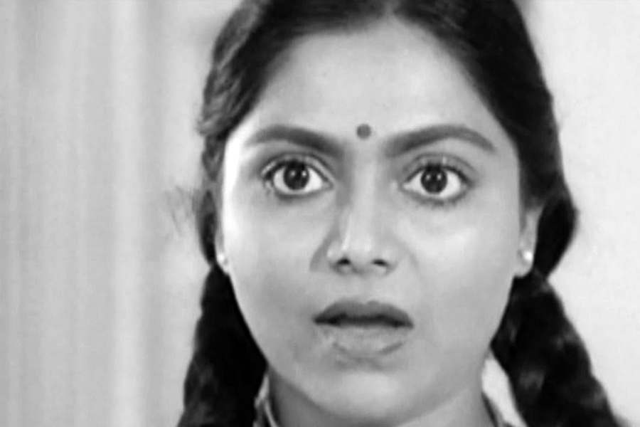 ২০০৭ সালে চেন্নাইয়ের তাম্বরমে শেষ নিশ্বাস ত্যাগ করেন নিশা নুর। মৃত্যুপথে সঙ্গী করে নিয়ে যান যশোলাভের অন্ধকার দিক। দক্ষিণের ইন্ডাস্ট্রিও এক দক্ষ অভিনেত্রীকে হারিয়ে ফেলে। 