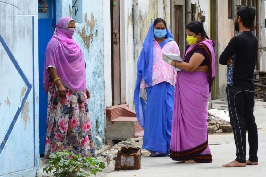 তাঁর স্বামী অমরচাঁদ পেশায় ছিলেন গাড়িচালক। বিয়ের পর জোধপুর জেলার অন্তর্গত জালিওয়াড়া গ্রামে থাকতে শুরু করেন ভঁওরী। অমরচাঁদের স্বল্প বেতনে সংসার চলত না। পেটের দায়ে স্বাস্থ্যকর্মীর পেশায় যুক্ত হন ভঁওরী। কিন্তু নিয়মিত কাজে না আসার কারণে চাকরি হারাতে হয় তাঁকে।