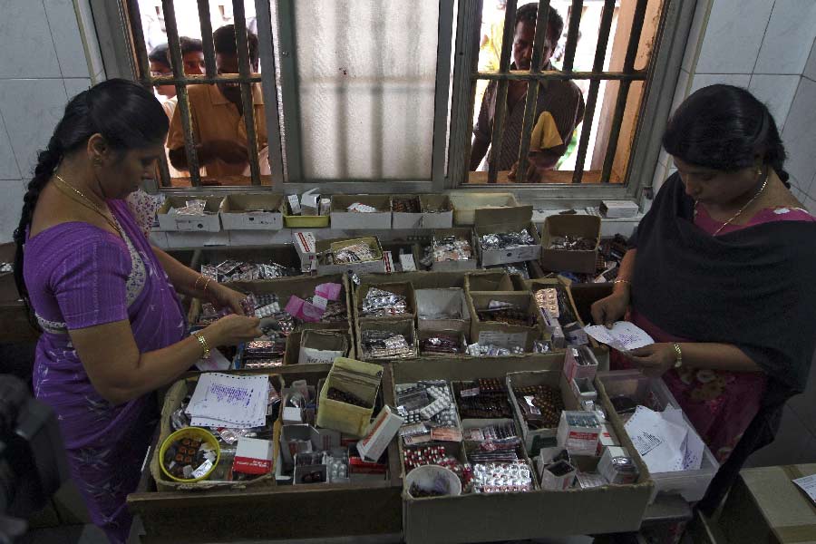 মন্ত্রীদের সান্নিধ্যে ভঁওরী নিজের পছন্দমতো জায়গায় তাঁর কাজ ফিরে পান। শুধু তা-ই নয়, আরও অনেককে কাজ পাইয়েও দিয়েছিলেন তিনি। চাকরি পাওয়ার পর ভঁওরীর জীবনধারায় পরিবর্তন আসায় তা অমরচাঁদের নজরে পড়ে।