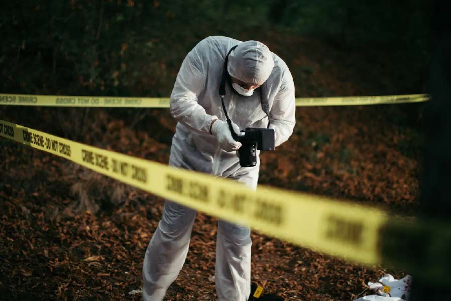 তাঁর স্বামী রাজস্থানের দুই নেতা মহীপাল মাদের্না এবং মলখন সিংহ বিষ্ণোইয়ের বিরুদ্ধে অভিযোগ দায়ের করেন। অমরচাঁদ নিশ্চিত ছিলেন, তাঁর স্ত্রীর নিখোঁজ হওয়ার পিছনে এই দুই মন্ত্রীই দায়ী। রাজ্যের প্রভাবশালী ব্যক্তিদের নাম জড়িয়ে যাওয়ায় রাজ্য পুলিশ তদন্তের দায়িত্বভার দেয় সিবিআইকে।