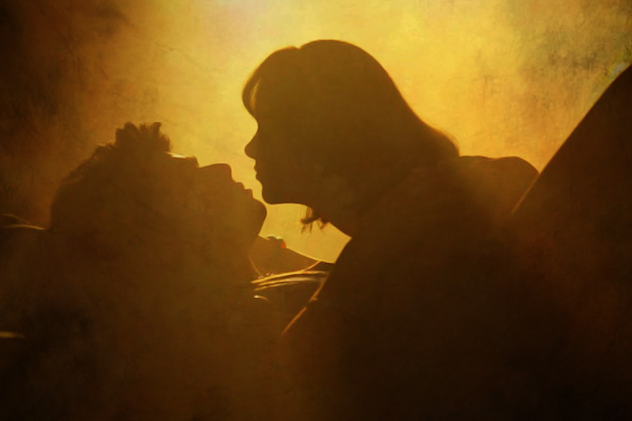 যদিও কেনিয়ন আদালতে দাবি করেছিল, তার বিরুদ্ধে আনা সমস্ত অভিযোগই ভিত্তিহীন। সে জানায়, নাবালিকাদের সম্পূর্ণ সম্মতিতেই  তাদের মধ্যে যৌন মিলন হত।