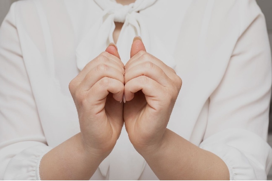 বালায়াম করলে চুল পড়ার সমস্যা কমে।