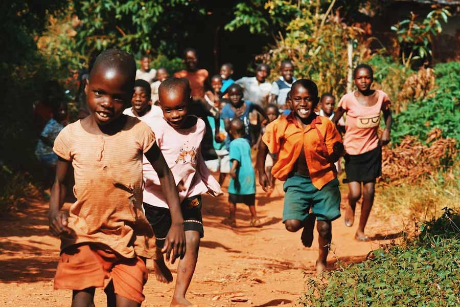 ১০৭ জন সন্তানকে নিয়ে তাঁদের সংসার।