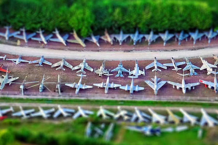 এ ছাড়াও লকহিড ‘এফ-১০৪ স্টারফাইটার’, ‘ইংলিশ ইলেকট্রিক লাইটনিং’, ‘এফ-১০০ সুপার সাবরে’ এবং ‘মিরাজ-৩ ফাইটার’-সহ ৬০ এবং ৭০-এর দশকের বহু যুদ্ধবিমান মিশেলের সংগ্রহে রয়েছে।