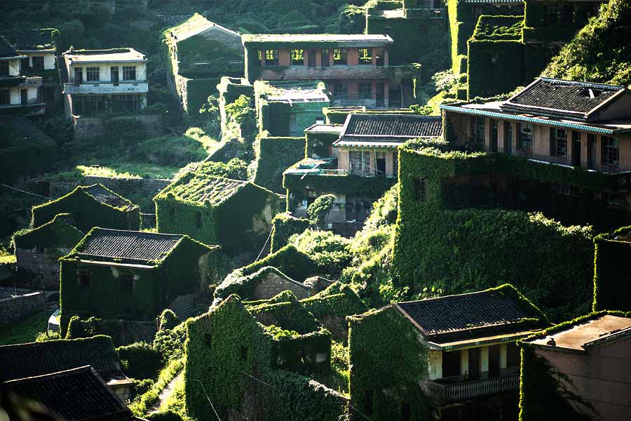 তিনি এই গ্রামের ছবি তুলে নেটমাধ্যমে পোস্ট করেন। ছবি দেওয়া মাত্রই নেটব্যবহারকারীরা এই জায়গার প্রাকৃতিক সৌন্দর্য দেখে অভিভূত হয়ে পড়েন। এই গ্রামে কী ভাবে ঘুরতে যাওয়া যায় তার খোঁজ করতে শুরু করেন অনেকে।