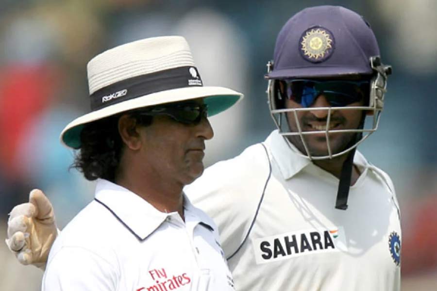 ২০০০ সালে আন্তর্জাতিক এক দিনের ক্রিকেটে আম্পায়ার হিসাবে রউফ আত্মপ্রকাশ করেছিলেন। তবে পাকিস্তানের মাটিতে আম্পায়ারিং শুরু করেন ১৯৯৮ সালে। প্রথম টেস্ট ম্যাচ পরিচালনা করেন ২০০৫ সালে। আম্পায়ার হিসাবে আইসিসির এলিট প্যানেলে নাম তোলেন ২০০৬ সালে।