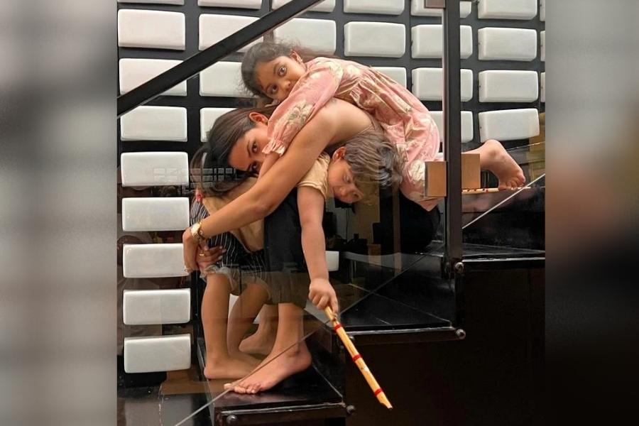 তার আগে স্ত্রী মীরা রাজপুত ও দুই সন্তানকে নিয়ে ‘প্রানেটা’ অ্যাপার্টমেন্টে থাকতেন তিনি।