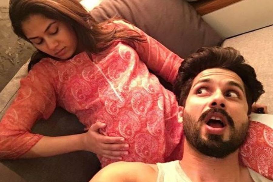 হাত-পা ছড়িয়ে একটু আরাম করতে চাইলে এ রকম বসার আসবাব বাড়িতে রাখতেই পারেন। দেখতেও অভিনব, আরামদায়কও বটে। 