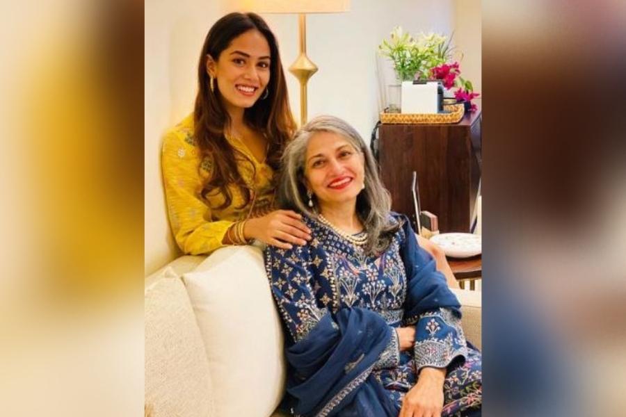 নানা ধরনের সূক্ষ্ম শিল্পকর্ম ও আসবাবে সাজানো গোটা বাড়ি। পুজোয় এ ধরনের নিজের বাড়িকে অন্য রকম করে তুলতে পারেন আপনিও। 