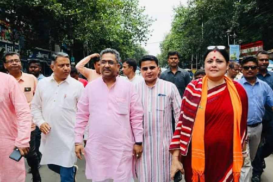 অভিযানের প্রস্তুতি পর্বে রাজ্য নেতৃত্বের সঙ্গে হাওড়া ময়দানে সুনীল বনসল।