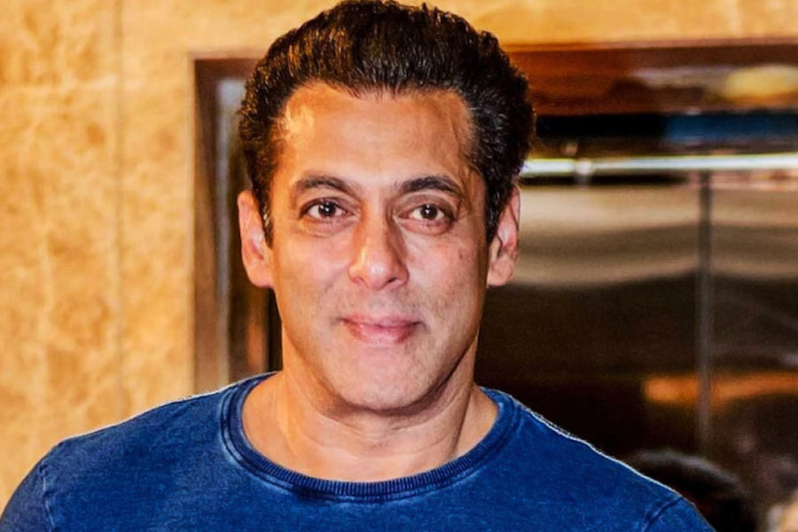 এখানে বছরের বিশেষ বিশেষ সময়ে পরিবারের সঙ্গে ছুটি কাটাতে যান সলমন। এই বিলাসবহুল বাংলোর মূল্য অবশ্য জানা যায়নি।