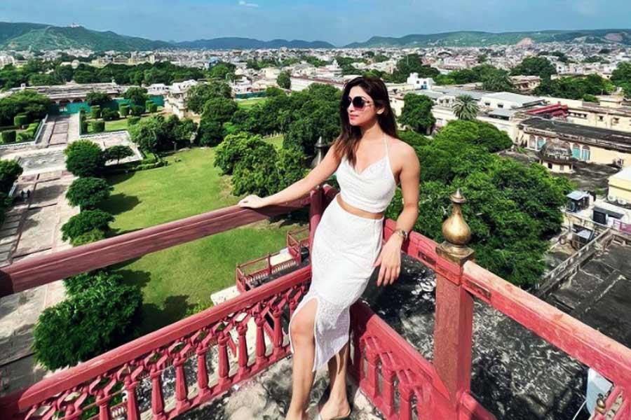 এমনকি,ডোনালের বাবা-মাকেও সেই ছবিতে ট্যাগ করেন অনেকে। তাঁর কাজের সঙ্গে অনেকেই পরিচিত ছিলেন না। কিন্তু এই ছবি নিয়ে মাতামাতি হওয়ার কারণে তিনি এক দিনের মধ্যে শিরোনামে চলে আসেন।