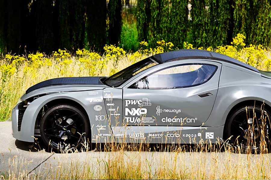 নেদারল্যান্ডসের আইনধোবেন ইউনিভার্সিটি অব টেকনোলজির ছাত্ররা এই যাত্রিবাহী বৈদ্যুতিন গাড়িটি তৈরি করেছেন। এর নাম দেওয়া হয়েছে ‘জেম’। গাড়িটি রাস্তা দিয়ে চলতে চলতে দূষিত বাতাস পরিষ্কার করবে বলে দাবি করেছেন নির্মাতারা। 