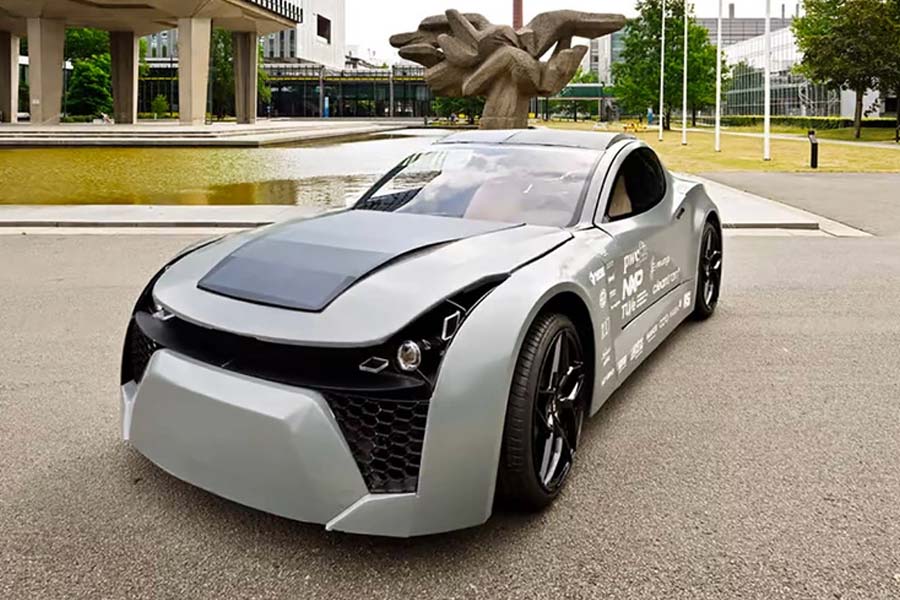 এই গাড়ি বছরে ২০ হাজার মাইল পথ পাড়ি দিতে পারে। বিশেষ ফিল্টারের মাধ্যমে বাতাস থেকে এক বছরে টেনে নেয় ২ কিলোগ্রাম কার্বন ডাই অক্সাইড। 