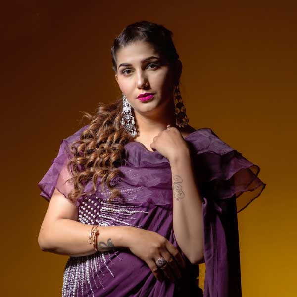 স্বপ্নার বাবা ভূপেন্দ্র অত্রি দীর্ঘ দিন ধরেই শারীরিক সমস্যায় ভুগছিলেন। এমনও সময় গিয়েছে যে, বাবার চিকিৎসা, ওষুধ সব খরচ করতে গিয়ে বাড়ি বন্ধক দিতে হয়েছিল স্বপ্নাদের।