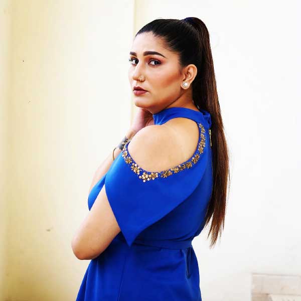 হরিয়ানভি গান ছাড়াও, ভোজপুরীতেও কাজ করেছেন স্বপ্না। রবি কিশনের সঙ্গে ‘বৈরী কঙ্গনা ২’ ছবিতে তিনি অভিনয়ও করেছেন।