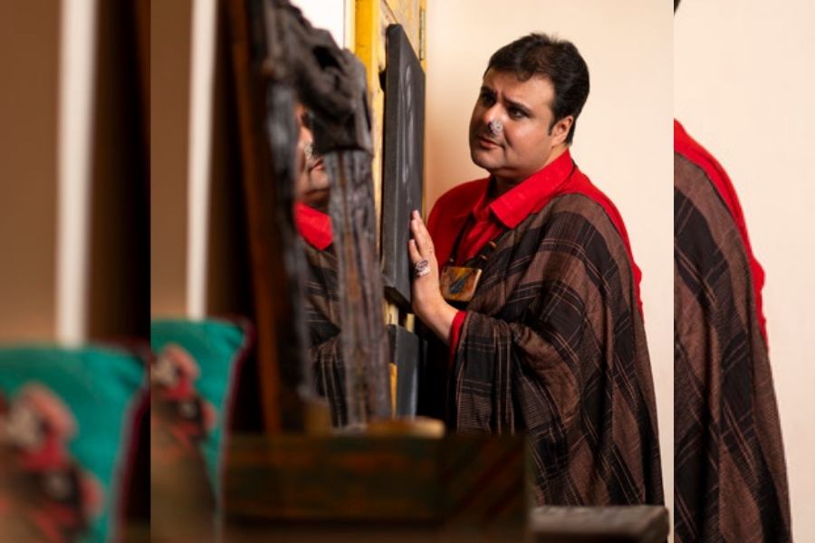 এই বছরটা অন্য রকম।  মা নেই।  হয়তো শান্তিনিকেতনে একলা বসে অনেক কথা হবে দু’জনে, অনুভবে!