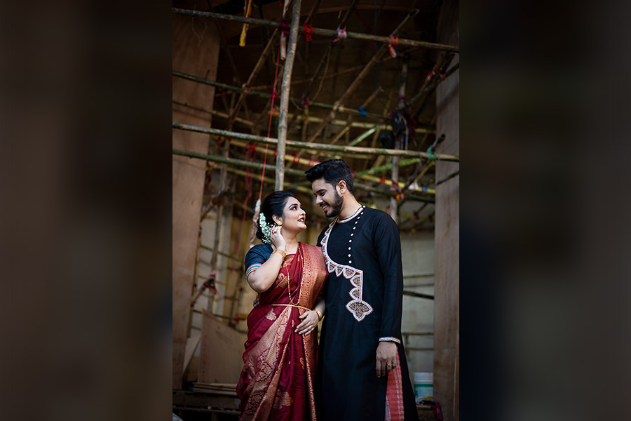 শ্যুটিং ফ্লোর থেকে তার পরে সোজা ছাদনা তলায়। সৌরভ-ত্বরিতা এখন কাজের পাশাপাশি চুটিয়ে সংসার করছেন।   