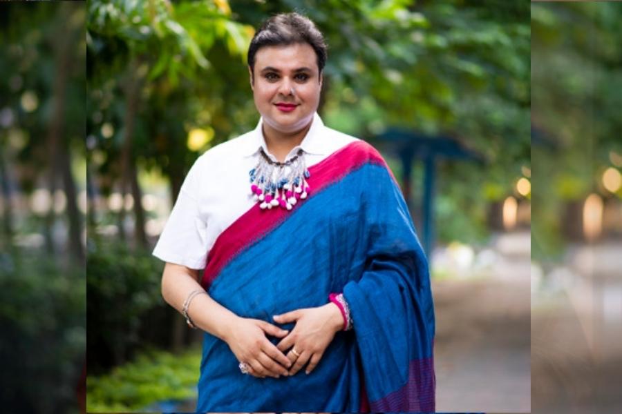 নিজের সাজপোশাক নিয়ে প্রশংসা শুনেছেন অনেক। তেমনই পাত্তা দেননি লোকের কটু কথায়। 