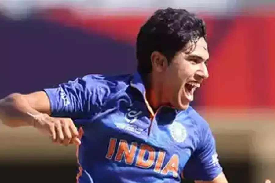 ভারতের অনূর্ধ্ব-১৯ দলের হয়ে বিশ্বকাপ জিতেছিলেন রাজ। 