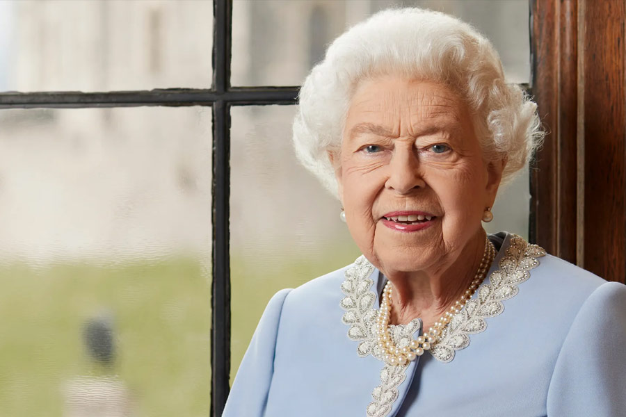 রাজপরিবারের সদস্যদের কাছে নিজের সত্যতা প্রমাণ করার জন্য সাইমন ডিএনএ পরীক্ষা করাতে রাজি বলেও তিনি জানিয়েছেন। এমনকি, এ নিয়ে তিনি একবার দ্বিতীয় এলিজাবেথকে চিঠিও লেখেন। তবে এই চিঠির কোনও উত্তর তিনি পাননি।