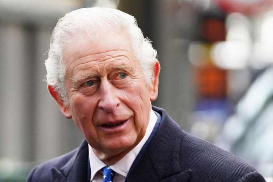 সাইমন এত কিছু দাবি করলেও বিভিন্ন পুরনো প্রতিবেদন এবং তথ্য অনুযায়ী, সাইমনের জন্মের প্রায় পাঁচ বছর পর চার্লস এবং ক্যামিলার প্রথম দেখা হয়।