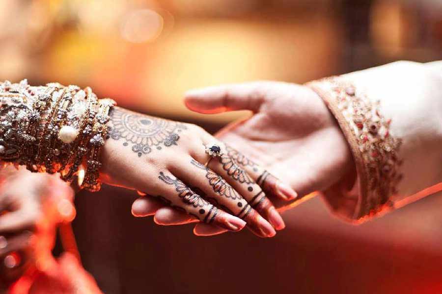 ২০১৬ সালে আসিফ এবং সানিয়ার বিয়ে হয়। তিন বছর বয়সি এক মেয়েও ছিল দম্পতির।