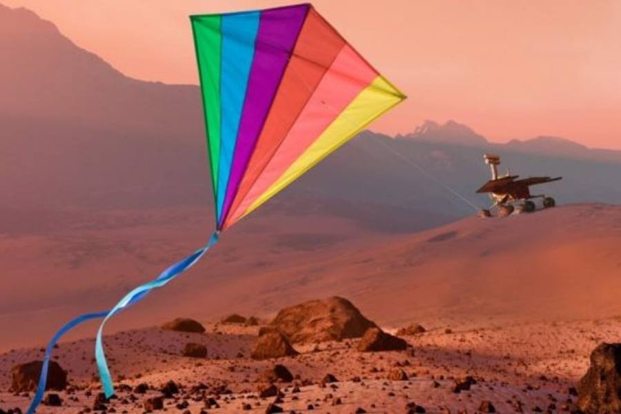 বার্ন ডোরের ঘুড়ি: বার্ন ডোরের এই ঘুড়ি সমান এবং ভিন্ন অনুপাতের সঙ্গে বানানো হয়। ১৮০০-এর মাঝামাঝি সময় থেকে উৎপত্তি এই ঘুড়ির।