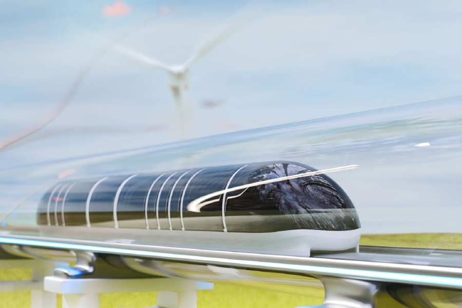 মাস্কের সংস্থার গবেষণাপত্রটি প্রকাশ্যে আসার ১০ বছরের মধ্যেই এই প্রযুক্তি বাস্তবে পরিণত হতে পারে। ওই গবেষণাপত্রে হাইপারলুপ যানের নকশা, সুরক্ষা-সহ নানা দিক তুলে ধরা হয়েছিল। তার পর থেকে এই প্রযুক্তিতেও নানা বদল হয়েছে। সম্প্রতি এর সঙ্গে জুড়েছে ম্যাগনেটিক লেভিটেশন বা ম্যাগলেভ তত্ত্বটিও।