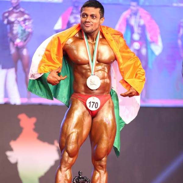 দেহসৌষ্ঠব প্রতিযোগিতায় অংশ নিলেও তাকে পেশা করেননি অনিল। বরং পূর্বপুরুষের মতো জগন্নাথ মন্দিরের সেবায়েত হিসাবেই কাটিয়ে দিয়েছেন বহু বছর। অনিল বলেন, ‘‘জগন্নাথের সেবা না করলে এ দেহ কোন কাজে আসবে!’’